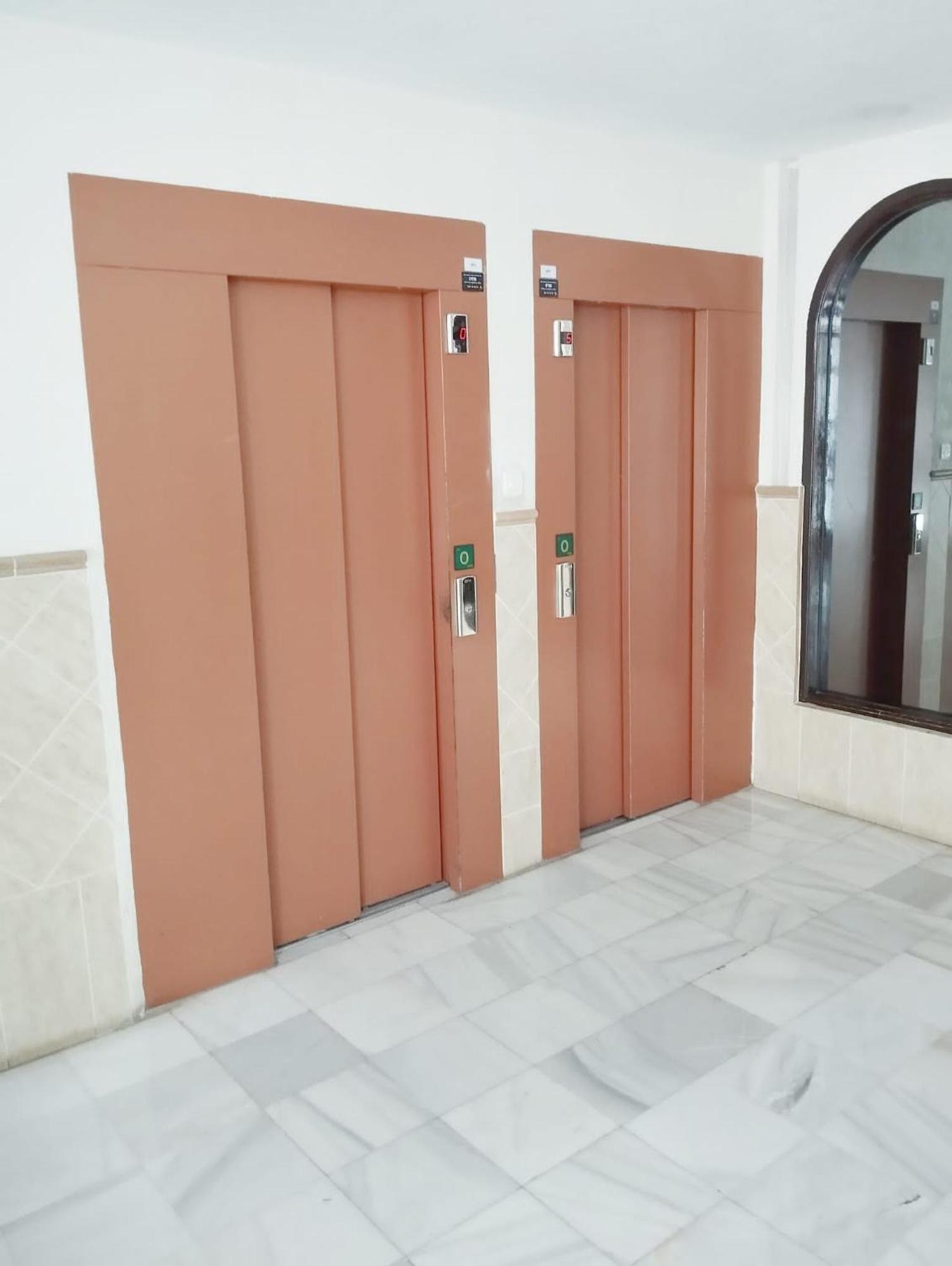 Room In Shared Apartment With Parking Almuñécar エクステリア 写真